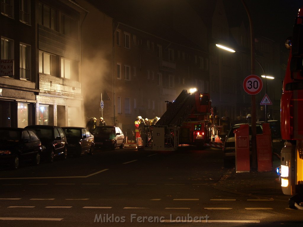 Brand mit Menschenrettung Koeln Vingst Homarstr 3     P029.JPG